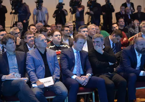 EXCLUSIV / Liviu Dragnea le-a propus lui Gică Popescu și lui Ionuț Lupescu postul de ministru al Sportului. Liderul PSD vrea să facă mutarea în toamnă