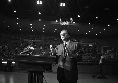 VIDEO | A murit Billy Graham, cel mai influent predicator al secolului XX. Mesajul transmis de Donald Trump