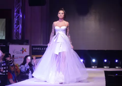 VIDEO EXCLUSIV / Roxana Vancea are un nou iubit, dar îl ține ascuns ... în dormitor. „Este sportiv de performanță”