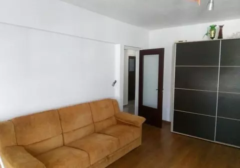 Imobiliare.ro: Apartamentele noi se scumpesc, dar cele vechi se ieftinesc