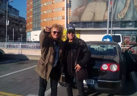 EXCLUSIV/Prima imagine cu Petre Magdin după atacul celebral. Este recuperat complet și, la 74 de ani, arată ca un rock star!