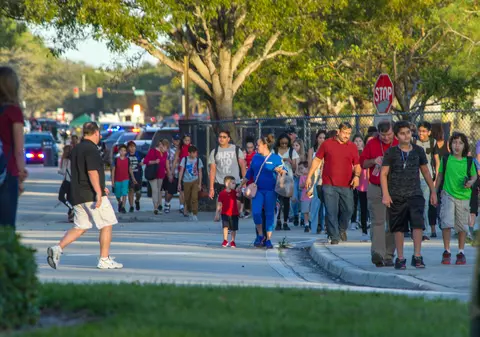 FOTO - VIDEO / Primele imagini din interiorul liceului din Florida