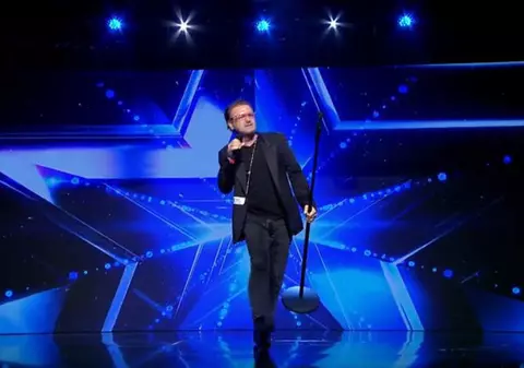 Pavel Ster, sosia lui Bono pe scena Românii au talent sezonul 8