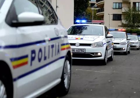 Polițist, lovit de o mașină condusă de un șofer beat în București. Agentul verifica actele unui alt conducător auto