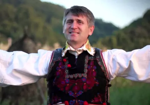 Cristian Pomohaci, acuzat de Arhiepiscopia Alba Iulia că face slujbe într-un local transformat în biserică. „Credincioșii să nu frecventeze acel locaș”