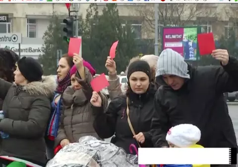 Flashmob în Piața Victoriei. Protest al mamelor revoltate de consecințele măsurilor fiscale din OUG 3/2018