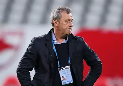 Mircea Rednic a semnat cu Al-Faisaly! Salariul uriaș pe care-l va primi la arabi