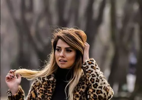 Blonda cu care s-a sărutat Liviu Vârciu a făcut declarații. "Nu a fost comod, dar nu am nimic de ascuns"