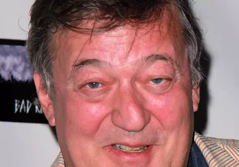 Actorul Stephen Fry are cancer de prostată. Acesta a suferit o intervenție chirurgicală la începutul acestui an