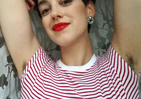 FOTO | Femeia din Polonia care nu se mai epilează de un an