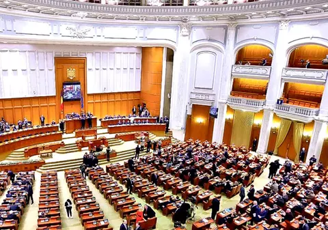 PSD l-a apărat pe Tudorel Toader, la moţiunea pe Justiţiei: "Doar Rusia are abuzul în serviciu incriminat. Aşa că lăsaţi-o mai moale!"