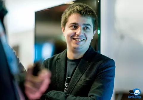 VIDEO/ Cum colecta Cambridge Analytica datele de pe Facebook, ne explică hackerul alb Andrei Avădănei