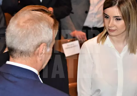 FOTO. Iubita lui Liviu Dragnea, la Congresul Extraordinar al PSD, alături de Gabriela Firea și Carmen Dan