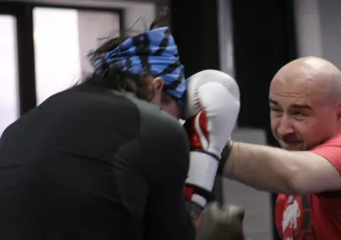 VIDEO/ Cum s-a apucat Mihai Dobrovolschi de box. ”De sute de mii de ani, un bărbat e obișnuit să lovească”