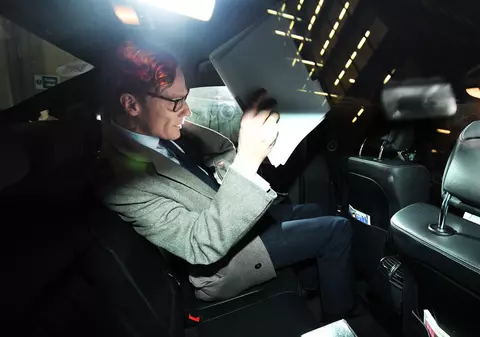 CEO-ul Cambdridge Analytica, Alexander Nix, suspendat din funcție