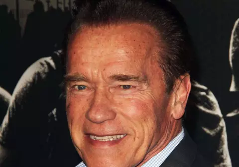 Arnold Schwarzenegger a fost operat de urgenţă pe cord deschis