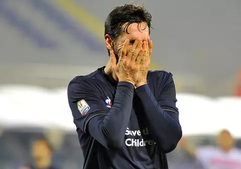 Lacrimi vărsate pentru Davide Astori. Bosniacul Marko Bakić a plâns în hohote. Cinismul lui Dani Alves / VIDEO