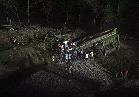 Cel puțin 19 persoane au murit într-un accident de autobuz în Filipine