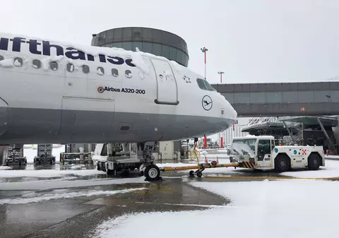 Au furat 5 milioane de dolari dintr-un avion Lufthansa. Jaful a durat doar șase minute