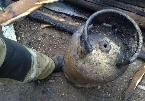 A ajuns la spital după ce a verificat butelia cu bricheta