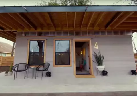 VIDEO | Această casă costă doar 10.000 de de dolari și poate fi construită în 24 de ore