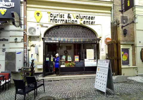 Centrul de informare turistică de pe strada Lipscani, la un pas de a fi închis. Centrul ajută, anual, peste 12.000 de turiști