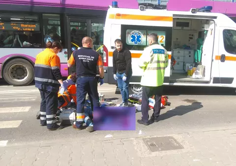 UPDATE/ Copil surdomut, ucis de o ambulanță în Cluj, pe trecerea de pietoni. Echipajul mergea să preia un bebeluș