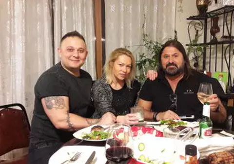 VIDEO EXCLUSIV/Noua viață a fostei vedete pop Unik, Cristina Darha, în SUA. Solista se ocupă de o afacere cu TIR-uri