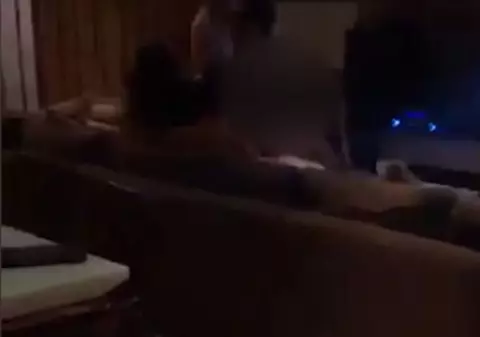 VIDEO | Echipajul unei companii de zbor a fost filmat în timpul unei orgii