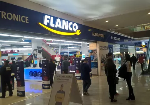 Flanco a închis anul trecut 10 magazine și alte 6 în primele două luni din 2018, devenite nerentabile după creșterea vânzărilor online