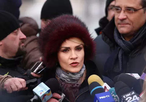 Gabriela Firea, despre căciula vișinie pe care a purtat-o la deszăpezire: “Este cumpărată de la tarabă...”