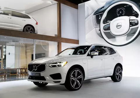 Volvo XC60, aleasă mașina anului 2018. Noul SUV Volvo XC60 a primit titlul ”World Car of the Year 2018” în cadrul New York Auto Show