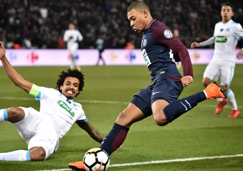 PSG a trecut de Angers, într-un meci din etapa a 31-a din Ligue 1. Dublă Mbappe, cartonaș roșu și emoții pe final