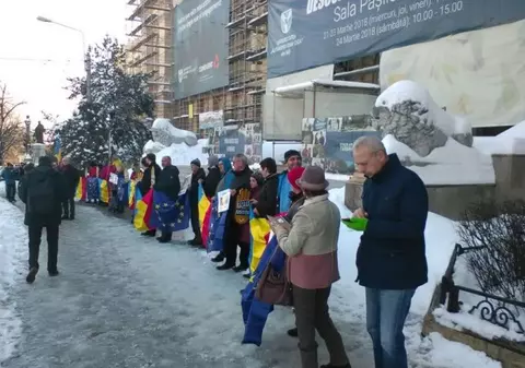 Peste 150 de oameni au cerut la Iași demisia ministrului Justiției