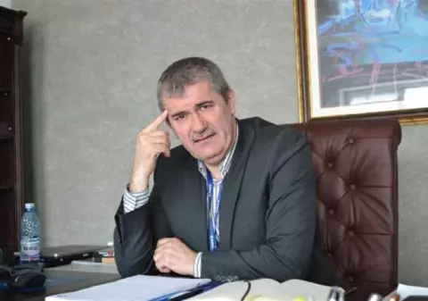 Patronul FC Botoşani, întrebat dacă se gândeşte la titlu: ”E dimineaţă, nu-s băut”