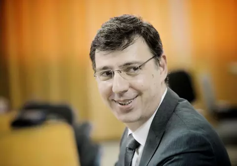 Teodorovici îi pune lui Mișa contract de performanță la ANAF