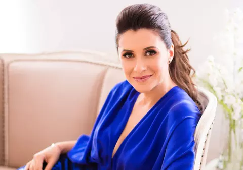 EXCLUSIV/Iuliana Tudor gătește cu mama, dar după rețeta soacrei. Paștele o prinde pe scenă