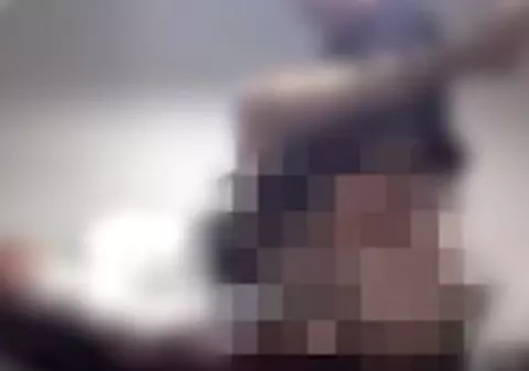 VIDEO | Șeful unei companii gigant a transmis, din greșeală, prin video-conferință, o partidă de sex la birou