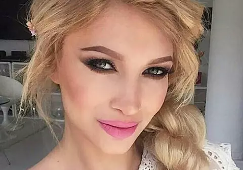 Cea mai hot imagine cu Lora: goală în cadă. Fotografia a apărut pe net