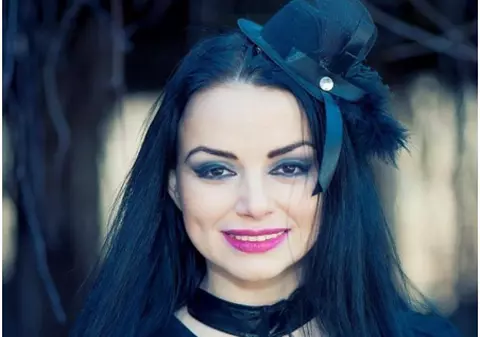 Actrița Lorena Lupu își spune povestea de viață. ”Am făcut toate prostiile posibile. Nu am zis nu la nimic”