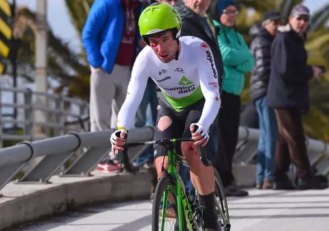 Mark Cavendish, accident spectaculos în timpul cursei Milano - San Remo | VIDEO