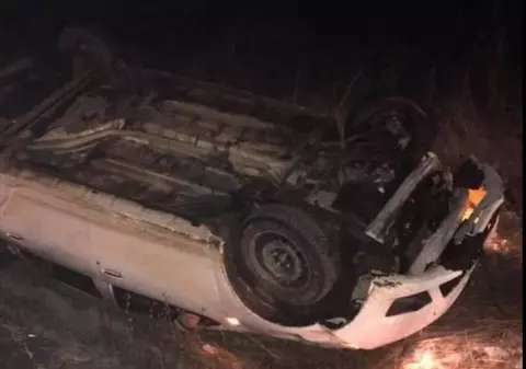Accident produs de un bărbat beat și fără permis de conducere. Acesta furase maşina din spălătoria auto unde lucrează