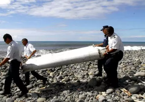 Zborul MH370 | Un căutător susține că a identificat locul în care s-a prăbușit avionul și acuză autoritățile de tăinuire. Epava ar fi ciuruită de gloanțe