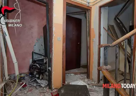 Un român, membru al mafiei italiene Ndrangheta, dat în urmărire pentru că ar fi aruncat în aer un apartament în Milano