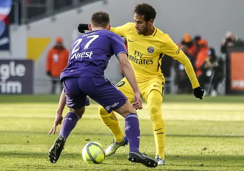 Atacantul brazilian Neymar ar putea juca din nou pentru PSG în finalul sezonului