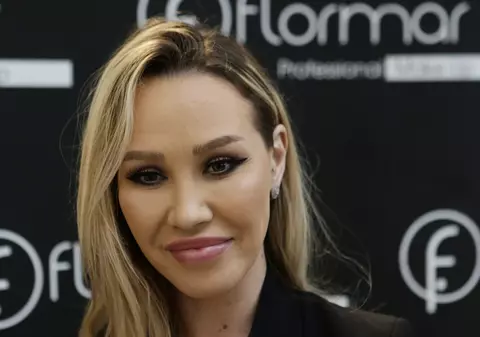 VIDEO/Raluca Podea se teme să-și lase fiul singur pe stradă. Locuiește în centrul Capitalei, dar zona e plină de seringi folosite pentru droguri