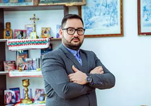 Primarul din Stejari s-a dat singur în judecată pentru a primi un spor încasat ilegal