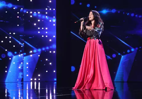 O profesoara i-a uimit pe jurații Românii au talent. A interpretat excelent o melodie Fado