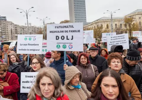 Medicii vor să declanșeze greva generală după Paști, anunță federația Sanitas. Ministrul Sănătății îi acuză de ipocrizie