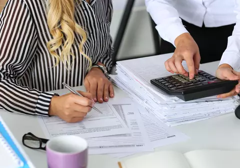 LIBERTATEA TE AJUTĂ: Reducerea impozitului pe clădiri, obligatorie pentru toate primăriile?